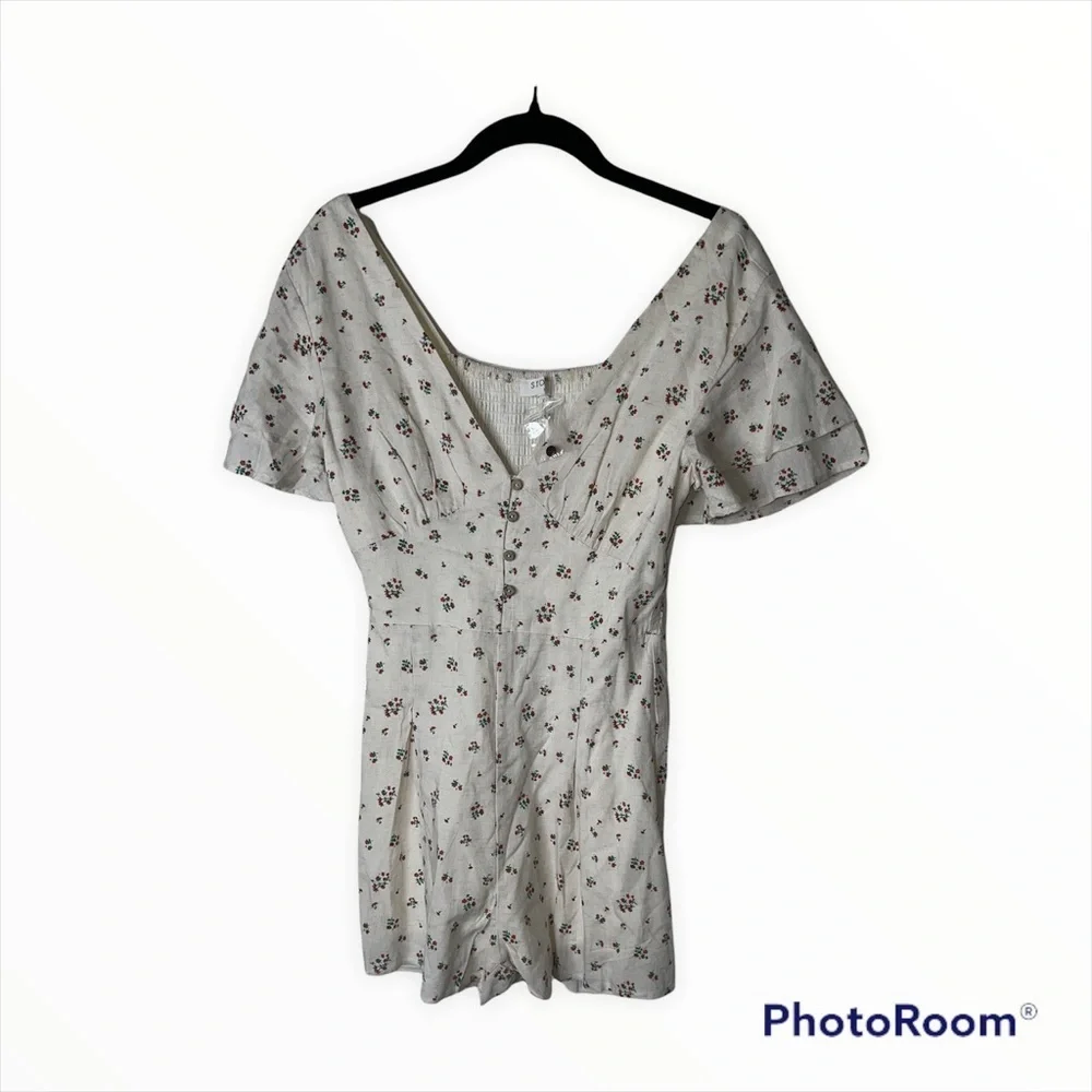 STORIA Cream Floral V-Neck Ruffle Sleeve Romper Small NWT Cottagecore